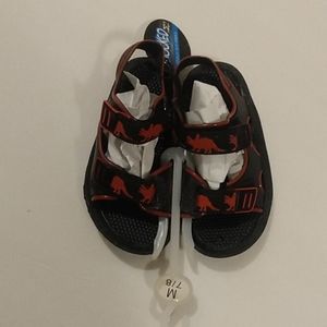 Shocked toddler boys 7/8 Black and red sandals